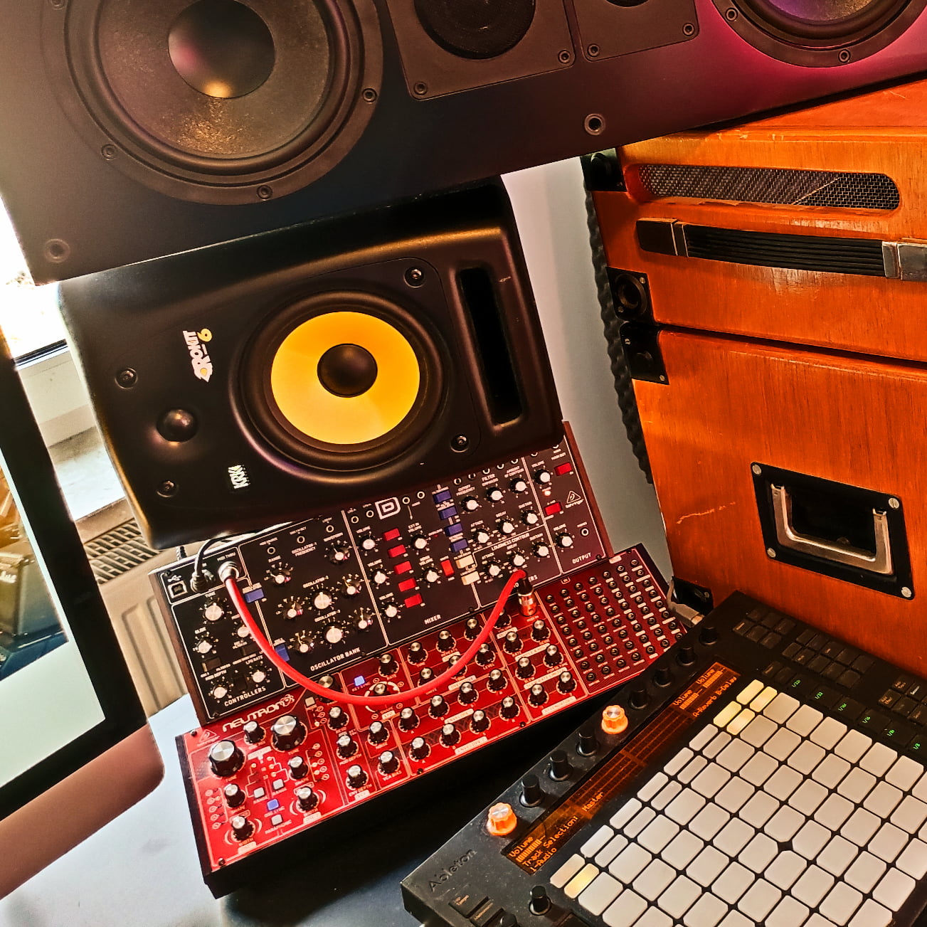 Synthesizer Südpark Studio München E-Bass oder Synth-Bass I Recording im Tonstudio München Tonstudio München Südpark